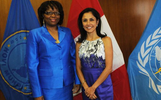 Carissa F. Etienne invitó al Perú a sumarse a la celebración del 11 aniversario de la Semana de Vacunación de las Américas.
