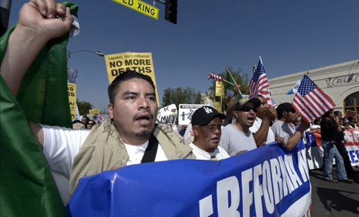 Trabajadores desfilando