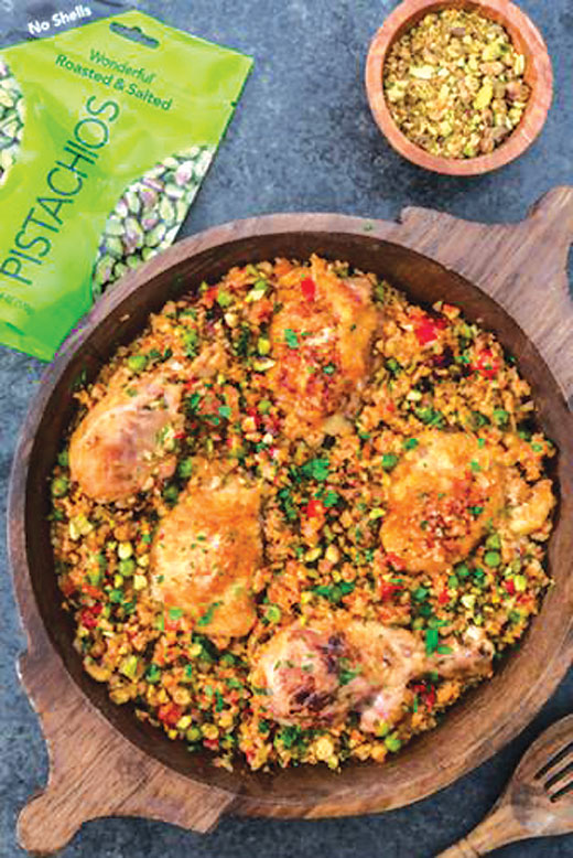 Arroz de coliflor con pollo y pistachos